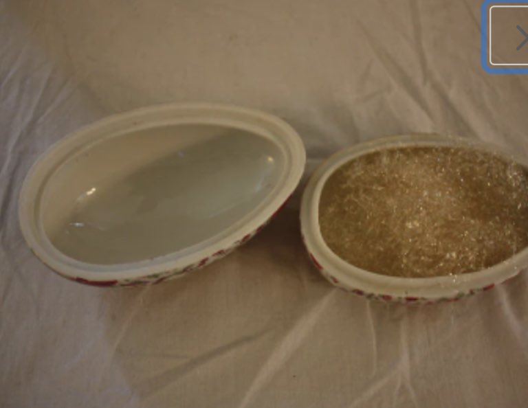 emmasattic98's tweet photo. Vintage Floral Porcelain Egg-Shaped Container (Soap Dish or Trinket Dish) by EmmasAtticTreasures https://t.co/DT7JeeXq9G via @Etsy #Container #PorcelainEgg #Floral #SoapContainer #TrinketDish #Vintage https://t.co/av6A6wHMJY