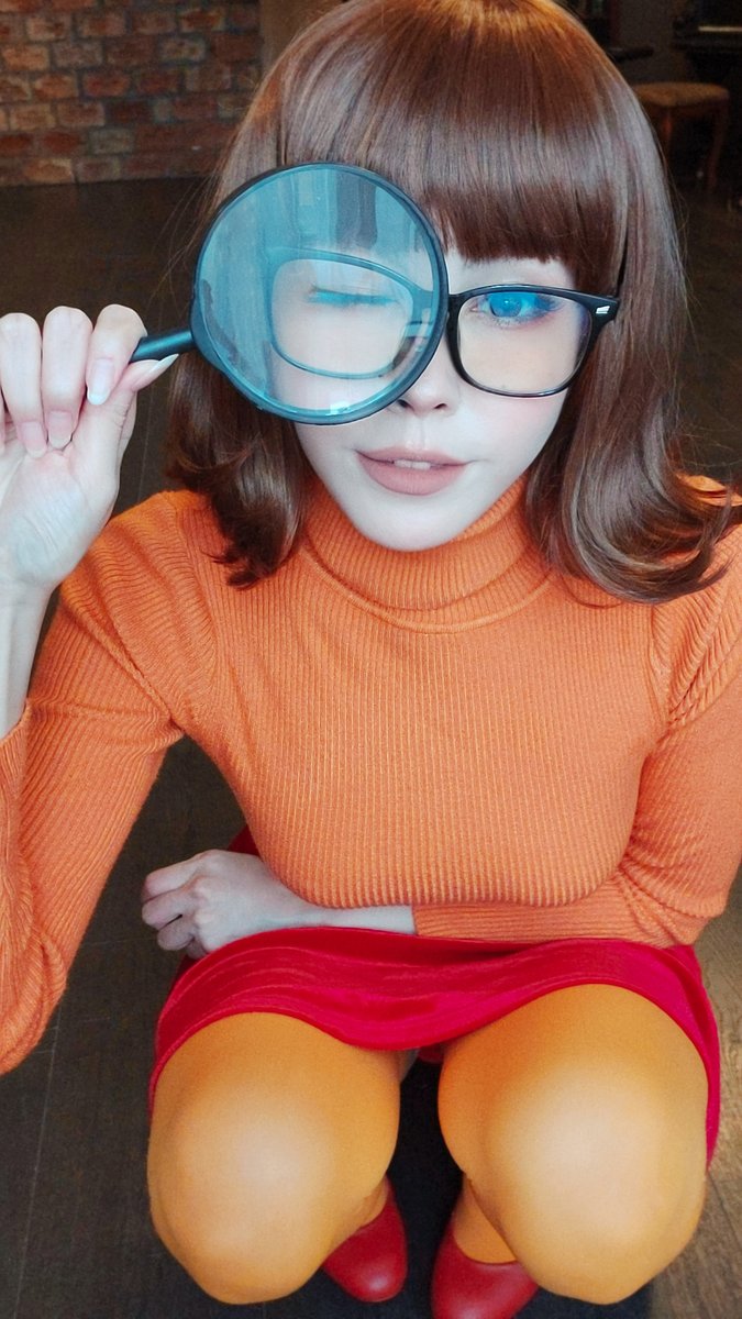 STAR_DMON's tweet photo. do you like this halloween costume?😜❤️

#velma #halloween2021 https://t.co/HoUtkPyDyw
