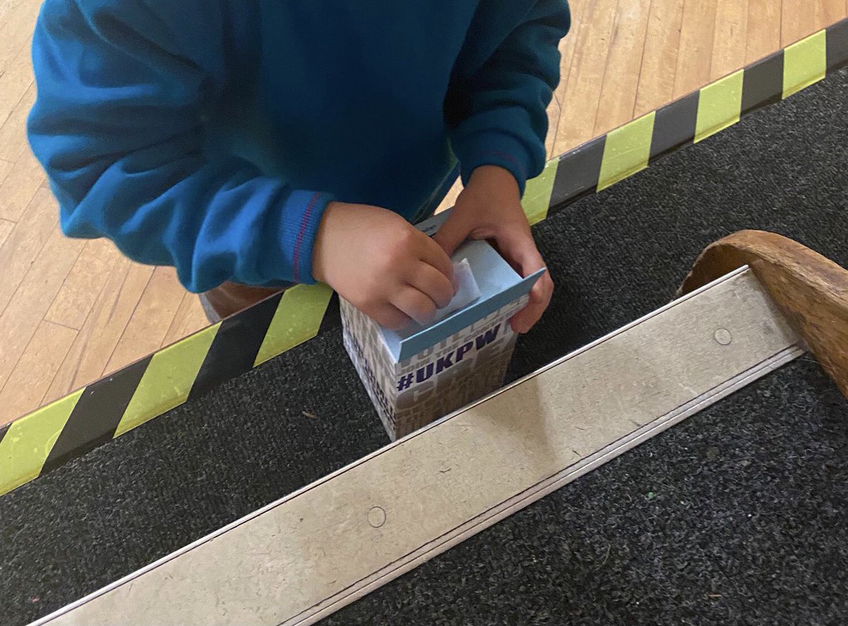 lesley_win's tweet photo. A busy night at Beavers tonight - investing most of the children, taking part in UK Parliament Week and using a voting paper and ballot box to choose a game to play at the end.
#UKPW #scouting https://t.co/qk7VgTvytN