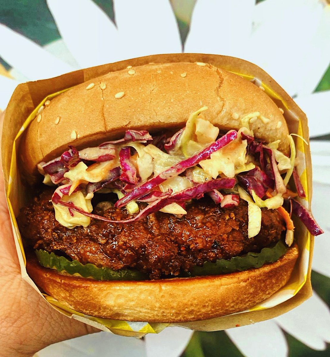 dani_thorne's tweet photo. LA!! I’m launching a new vegan spot called #plantbasedasfck #PBAF with @Honeybeeburger at 7p tonight!! Head over to our Instagram to order and stay updated https://t.co/yMdZNwTPe0 https://t.co/8IEawmvk3C