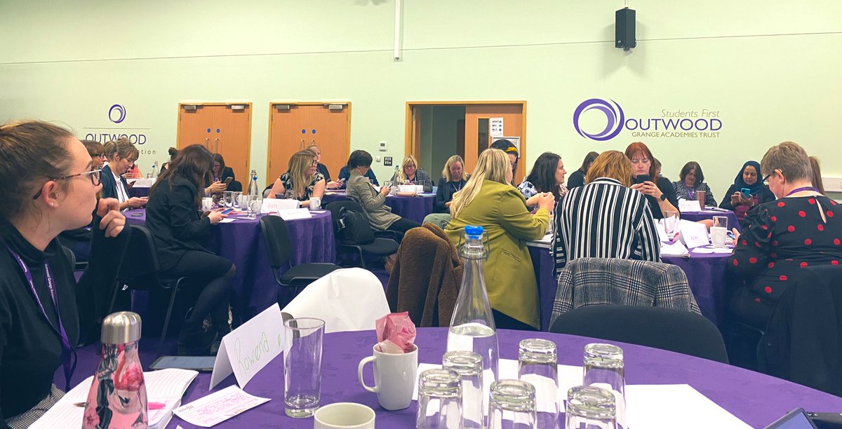 BlundellCarolyn's tweet photo. It was a privilege to listen to @juliefslater this evening … and equally as wonderful to see (in the same room) our fabulous female colleagues - and I did get pictures 🤩#womenintoleadership #inspired #Outwoodfamilyfemales https://t.co/XI3AuNYiZx