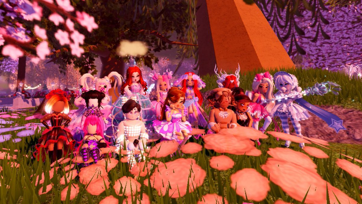 XxdYbx's tweet photo. Pictures :D :D ;D
#royalehigh #roblox #rhphoto @BongoLad https://t.co/jaFIlceQmA