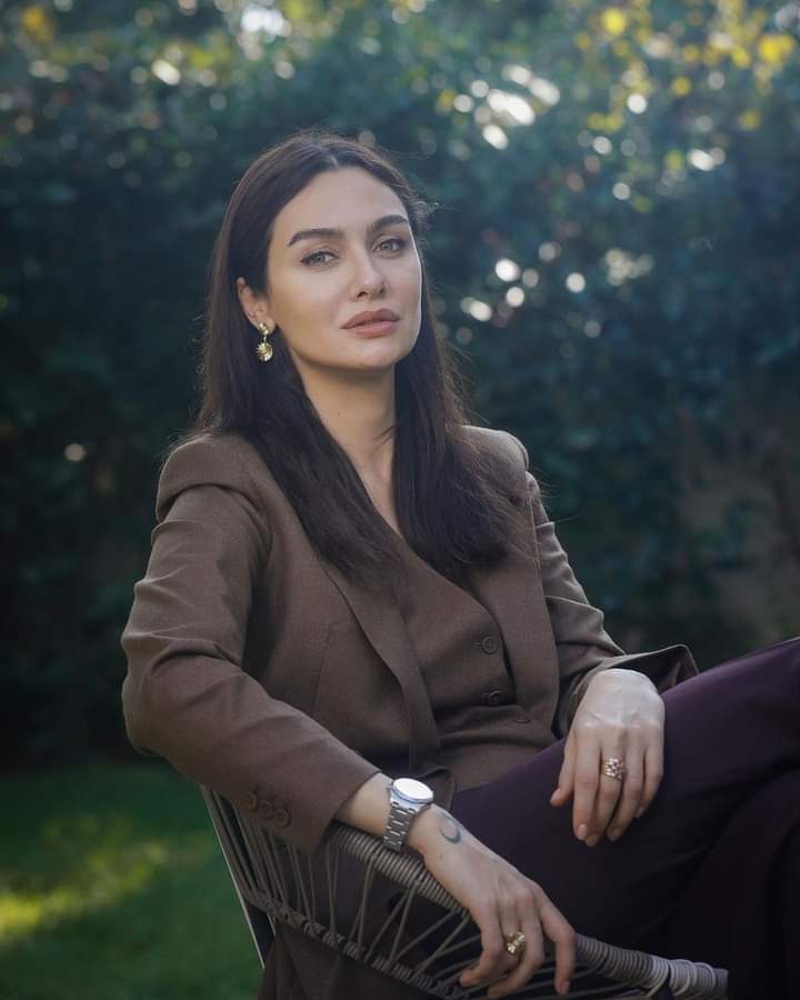 loza186's tweet photo. واخده الجمال كله لوحدها🍓🍓🍓🍓🍓❤️❤️👑
#BirceAkalay https://t.co/MaQp7vIIPX