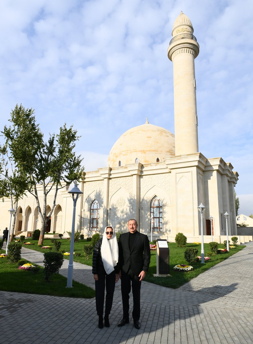 1VicePresident's tweet photo. Şamaxıdakı Pirsaat Baba ziyarətgah-məscid kompleksinin bərpa və yenidənqurmadan sonra açılışı olub

https://t.co/GYrDpcFTOh https://t.co/lDCjefbePH