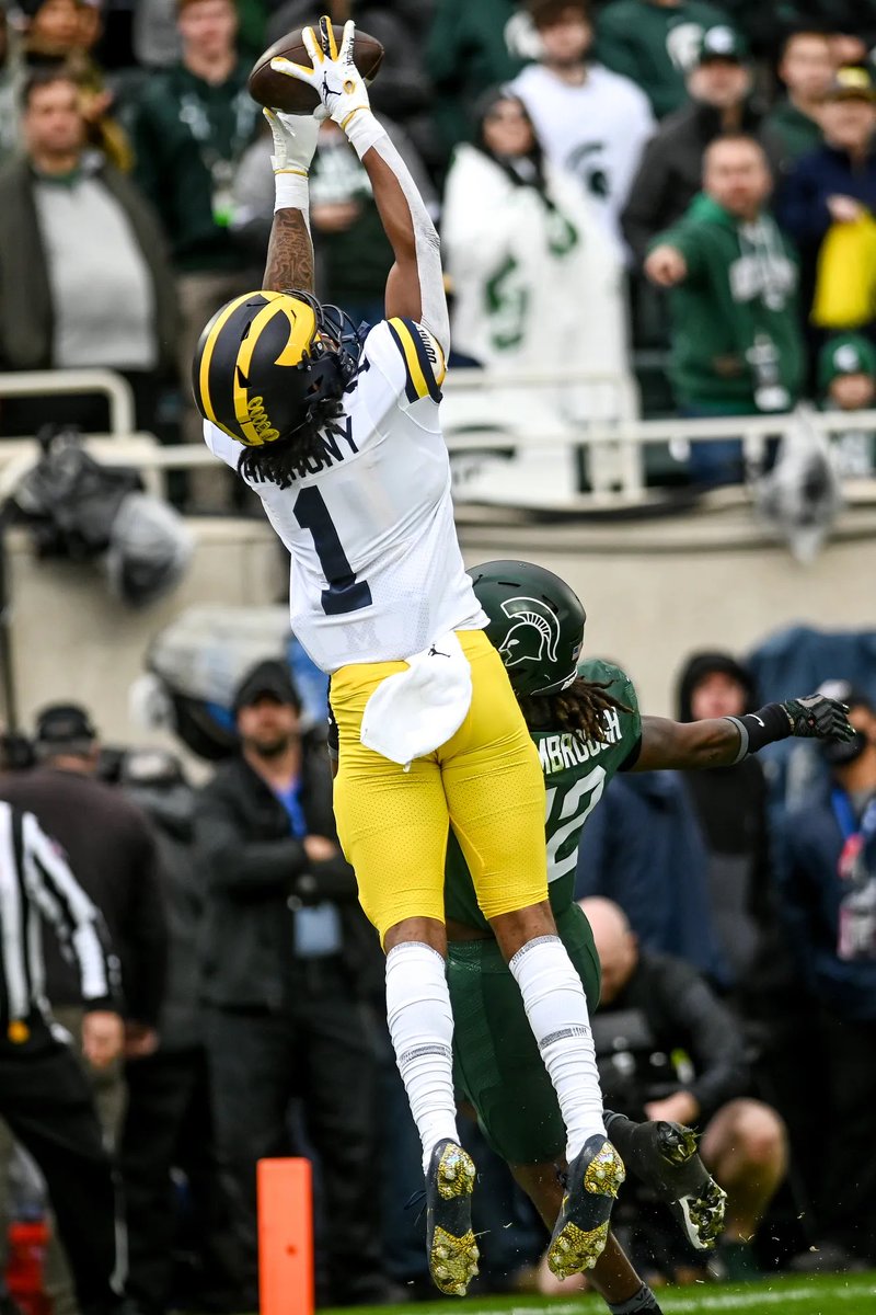 OfficialBraylon's tweet photo. The Future!!!!! 〽️🏈 @andrel_jr https://t.co/CsTqQjl2jU