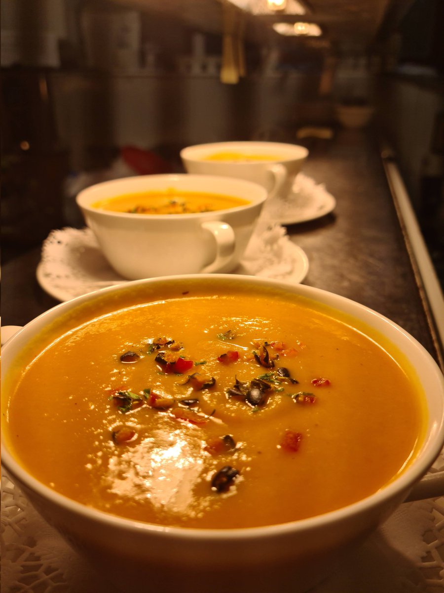 siobhanskitchen's tweet photo. Roast pumpkin soup at #ViewmountHouse 

#siobhanskitchen 
#Longford 
# https://t.co/MHODqJLP8I
