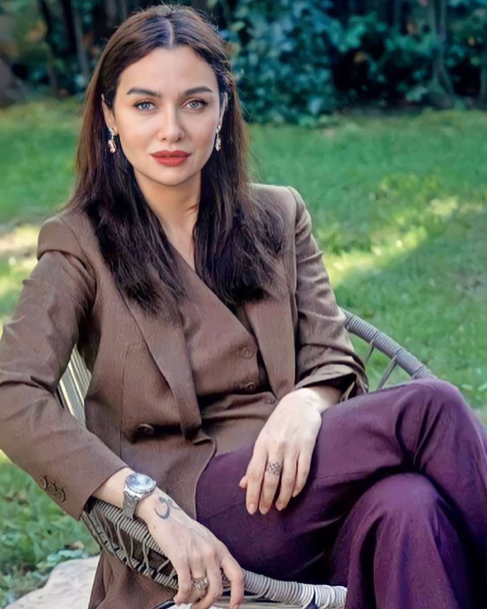 loza186's tweet photo. Queen 👑👑👑🍓🍓🍓❤️❤️❤️
#birceakalay https://t.co/jZ2dZOx6D8