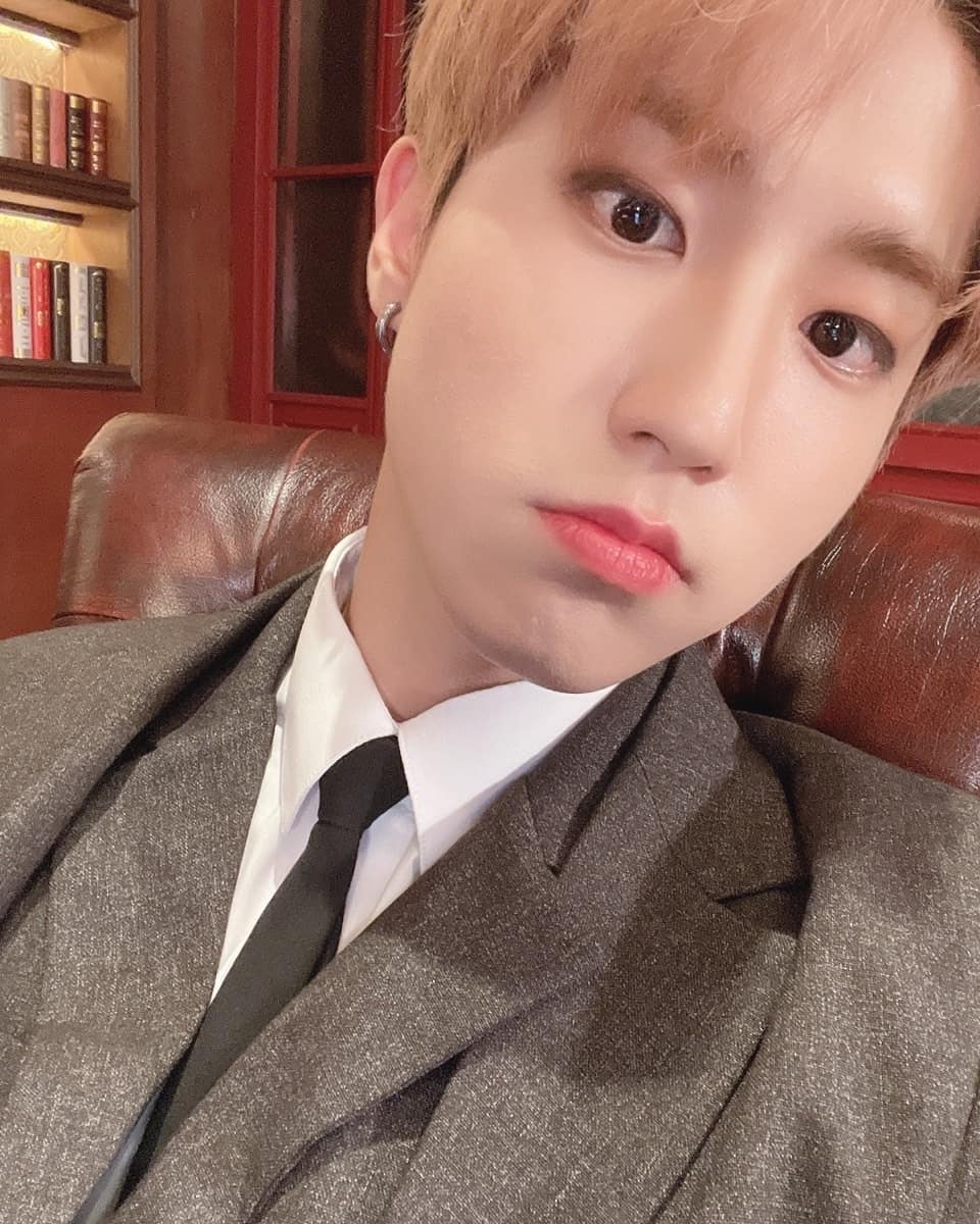 StrayKidsArgFC's tweet photo. 📷 [INSTA] 211101 #Han 

"Lee Manwol-ssi, deseche su horno antes de que lo venda
#HanChansung #loveyou #STAY #MuyTarde #DelLuna #Inmerso" https://t.co/M5h0jXfgXm