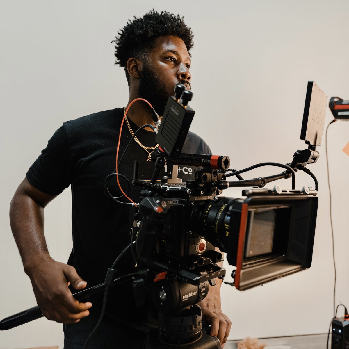 EPCo's tweet photo. “Working behind the camera at EP is so freeing. When you’re surrounded by seriously talented people, you feel inspired to take creative risks—and ultimately shoot something powerful.” - Orlando Asson, Creative Content Producer
#thisisEP https://t.co/vH1z6njZLE
