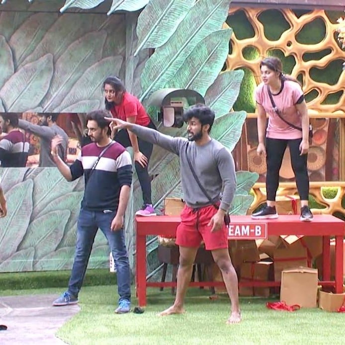 the_sneha's tweet photo. Our #Sherni is roaring in the new task 🐅
Swipe left and check out the glimpse 😀
Go watch 24hrs LIVE only on @voot
.
.
.
#GameChangerSneha #TaskPlayer #MondayMotivation #SnehaWagh #Sherni #teamshernifans #biggbossmarathi3 #snehastyle
#colorsmarathi #livestream #voot https://t.co/jsrM3klwDx