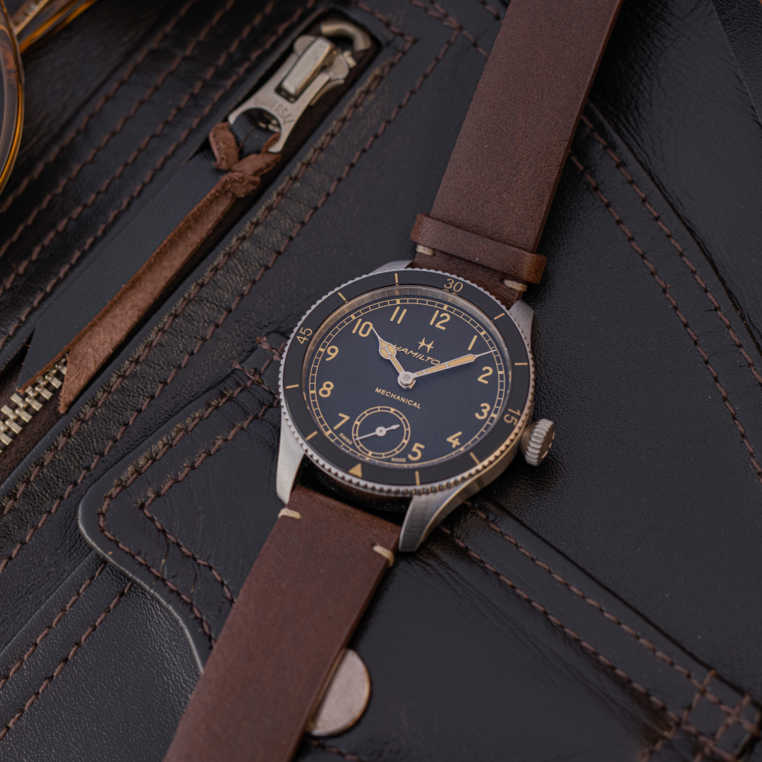 JuraWatches's tweet photo. Introducing the all-new Hamilton Khaki Aviation Pilot Pioneer. Inspired by the Model 23 pocket watch used by U.S soldiers in WW2.

Arriving soon: https://t.co/Sl3jEt2OAk

#JuraWatches #HamiltonWatch #Khaki #PilotPioneer #NewWatchReleases #Model23 #SwissWatches https://t.co/hWrQQdw8Rl