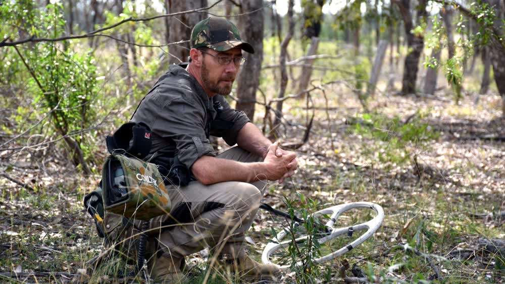 DCDRights's tweet photo. #AussieGoldHunters continues at 9PM tonight on @QuestTV ⛏️🔍 This week, Jacqui and Andrew uncover the biggest nugget of their career 💰 @ElectricPicture https://t.co/wUHSxHmTuQ
