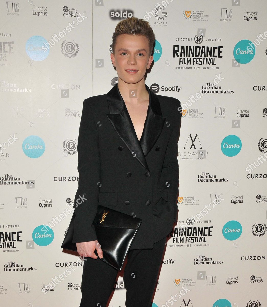 Ronan Parke tweet media