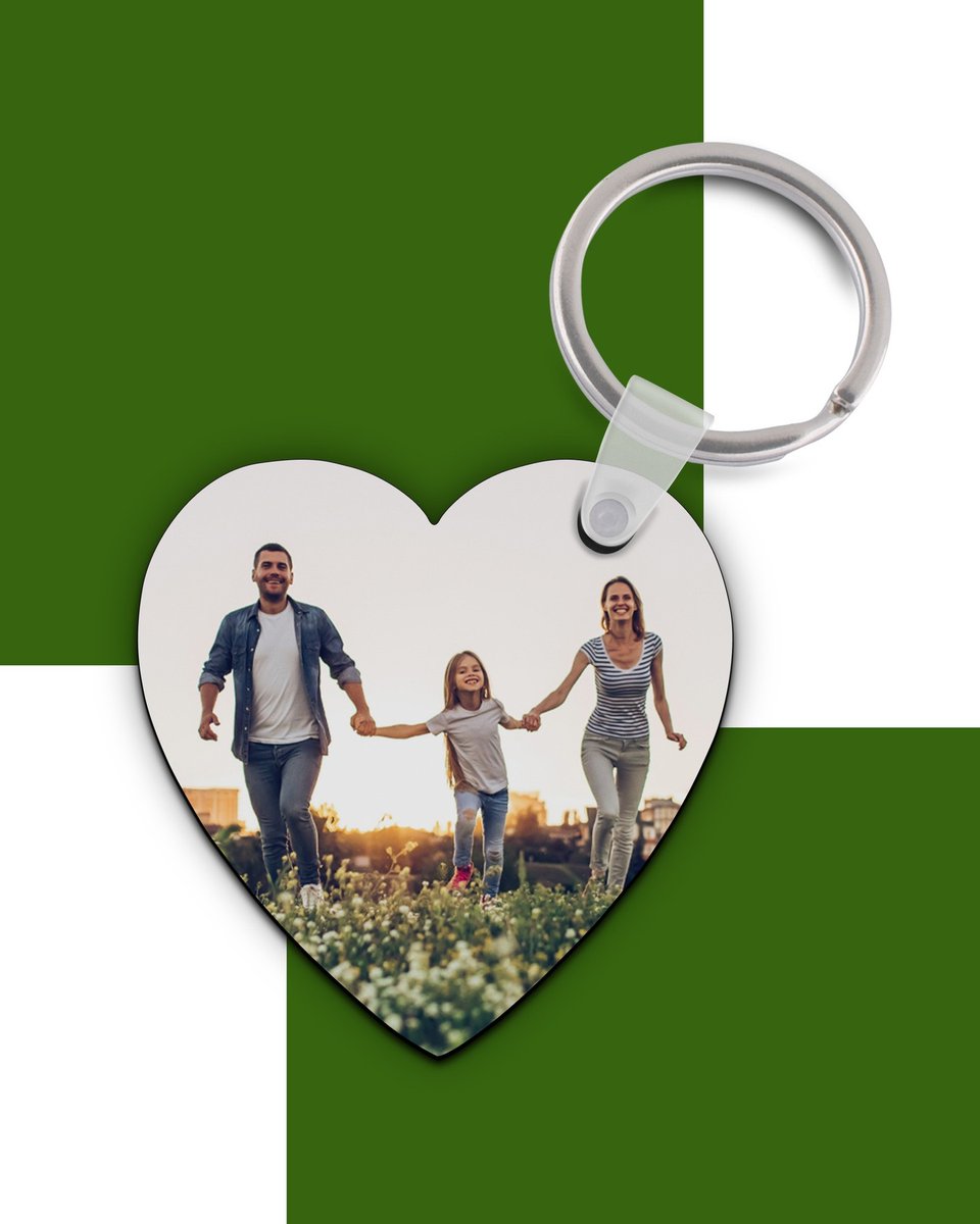 Fotomagiche's tweet photo. La tua famiglia sempre con te

Portachiavi personalizzato a forma di cuore. Disponibile anche rettangolare e cerchio. 
.

#fotomagiche #centrofiordaliso #centrometropoli #portachiavipersonalizzati #customkeychain #customkeychains #keychains 
#yourphoto #photooftheday #props. https://t.co/I1QPRy0RVQ