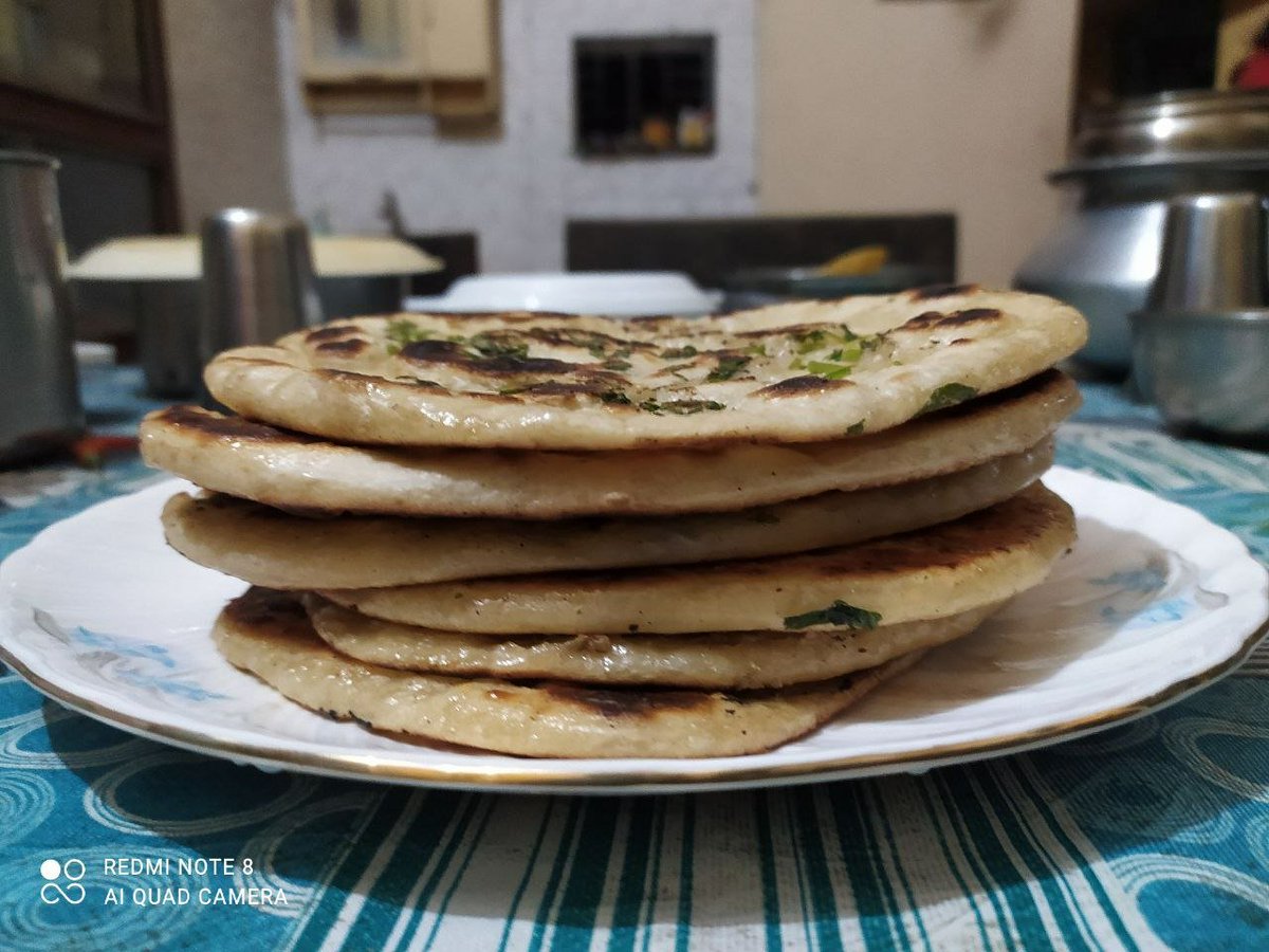 aratrika_sana's tweet photo. Dinner... butter kulcha &amp; daal makhani 😁
#thechefinme https://t.co/jqnNN1XWC8