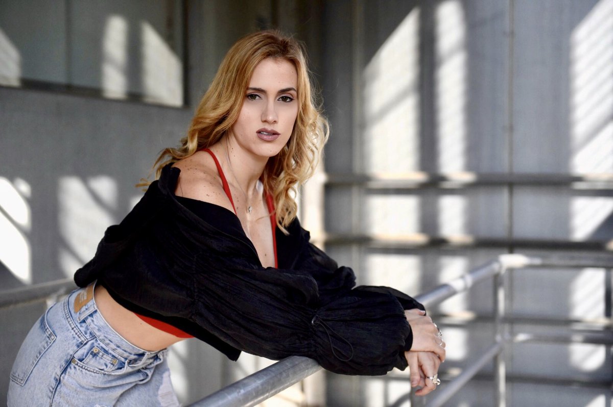 JenniferRojo_'s tweet photo. Recargando pilas y tú? 😜💪🏻🙏🏻😘
@mundodeportivo 📸 @ManelMontilla 💄 Alba Solá
#OtraOportunidadJenniferRojo #OtraOportunidad #JenniferRojo #musica #cantante #musica2021 #balada #urbana #compositoras #lanzamiento
#entrevista #actuacion #tbt #trhowback https://t.co/moiczkvUI4