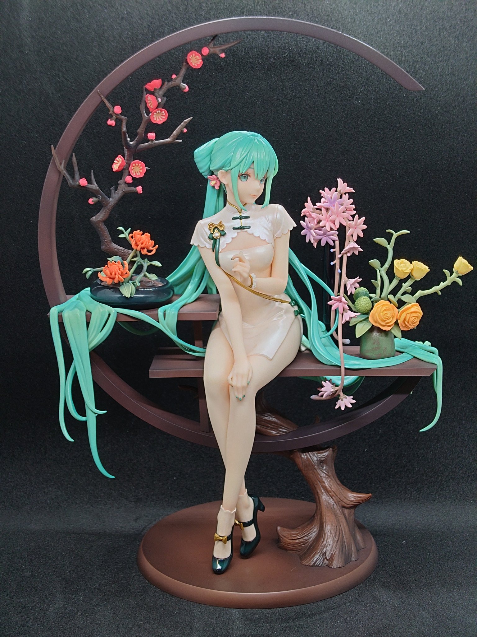 Aikider Myethos 1 7スケール 初音ミク 韶華ver 中国企業がクリプトンにライセンス契約した上で 中国国内市場向けに作ったミクさんフィギュア 美しいの一言です とくに目は日本のフィギュアにあまり見ないタイプ 初音ミク フィギュア T Co