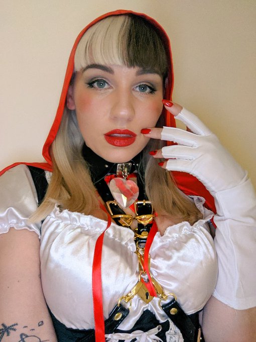 Little Reed Riding Hood 🧺🍎💋 https://t.co/a7D7Uk1gpB