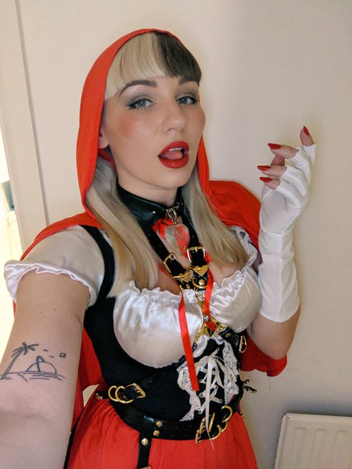 Little Reed Riding Hood 🧺🍎💋 https://t.co/a7D7Uk1gpB