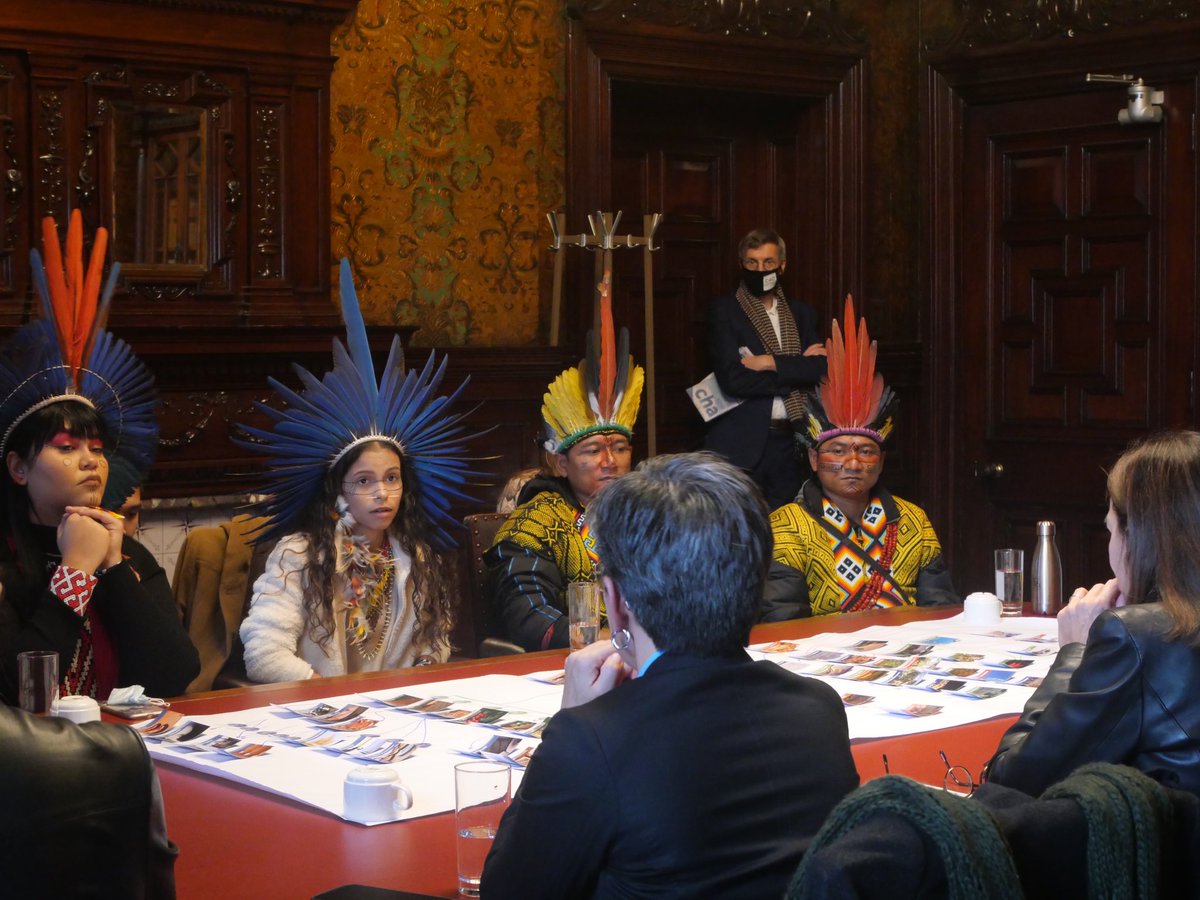 Anne_Hidalgo's tweet photo. 17% de la surface forestière amazonienne a déjà disparu. Il est urgent d'agir.
J’ai pu échanger avec des représentants des peuples d'Amazonie, qui attendent des réponses et des actes de la part des États. Sauver l'Amazonie et ses habitants, c'est sauver notre planète. #COP26 https://t.co/ynbQSWaF2s
