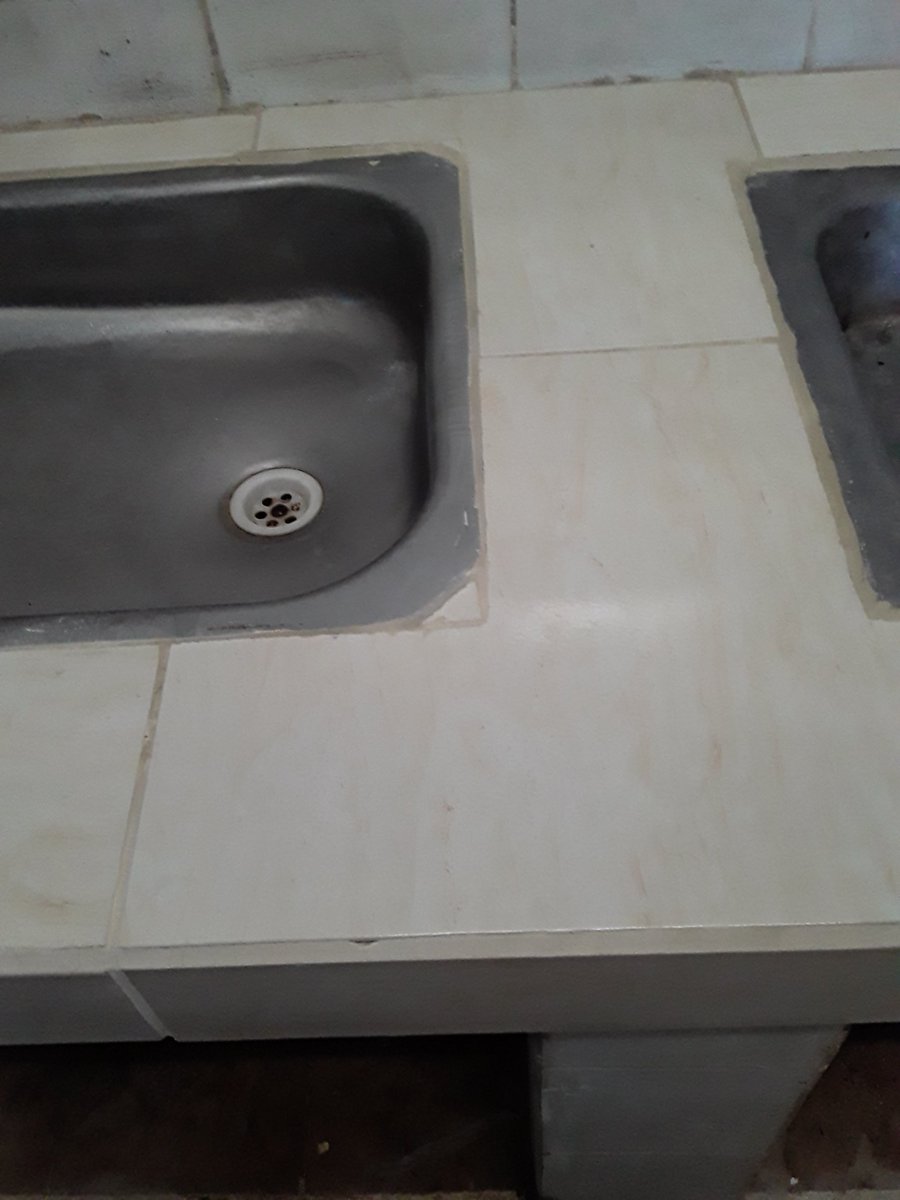 LynetGil's tweet photo. Culminan la reparación de las mesetas del seminternado Enrique Hart para mejorar las condiciones higiénico sanitarias del centro e iniciar el curso con mejores condiciones https://t.co/wfP9mrqah8