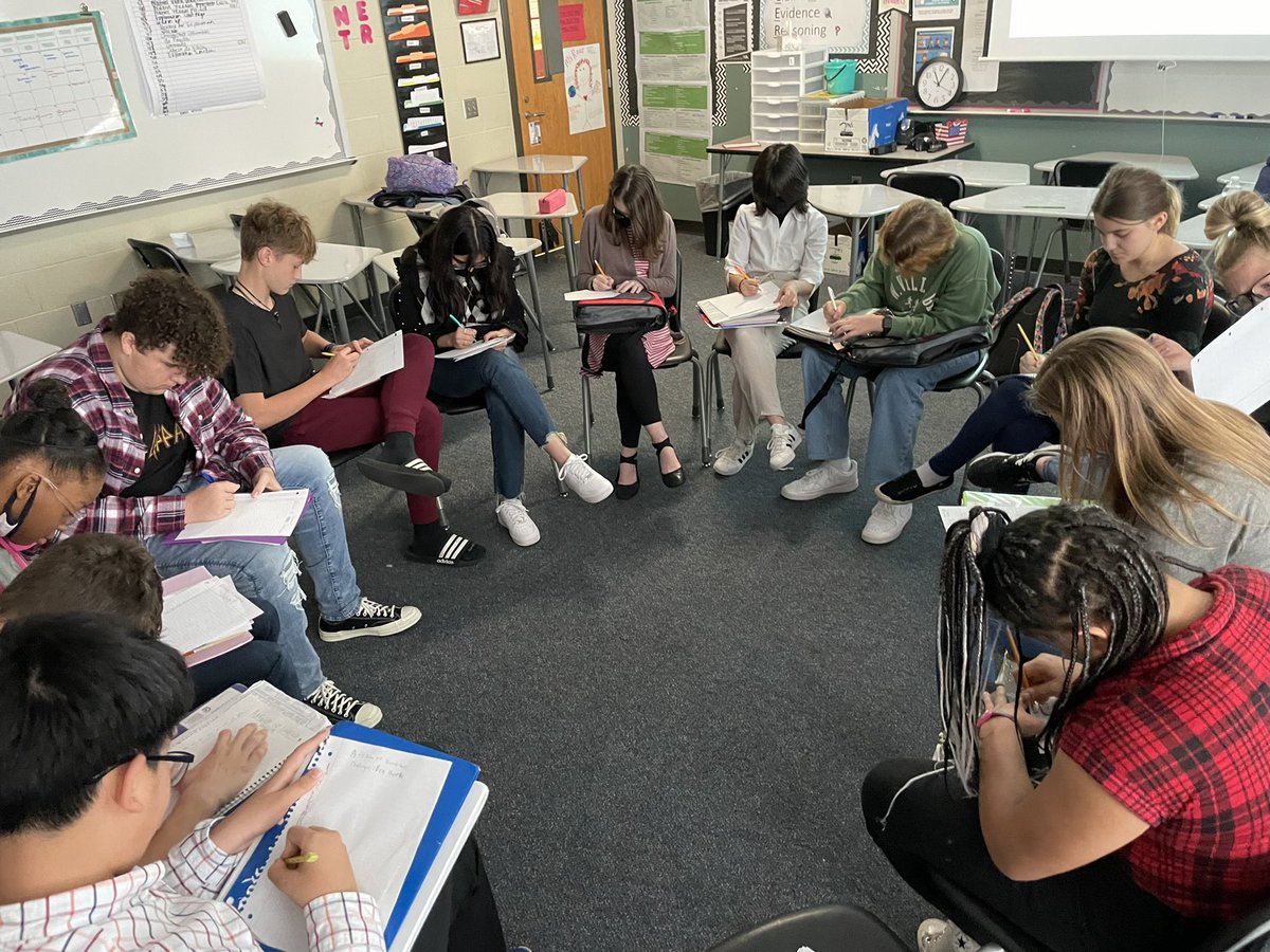 BowieMS_PALS's tweet photo. Today marks the start of Attitude of Gratitude Month here at Bowie! The PALs have been challenged to write down one thing they are grateful for each day of November. What are y’all thankful for? @PrincipalShill @OfficialPAL @guidingon @FortBendISD https://t.co/DV0YCyAVIg