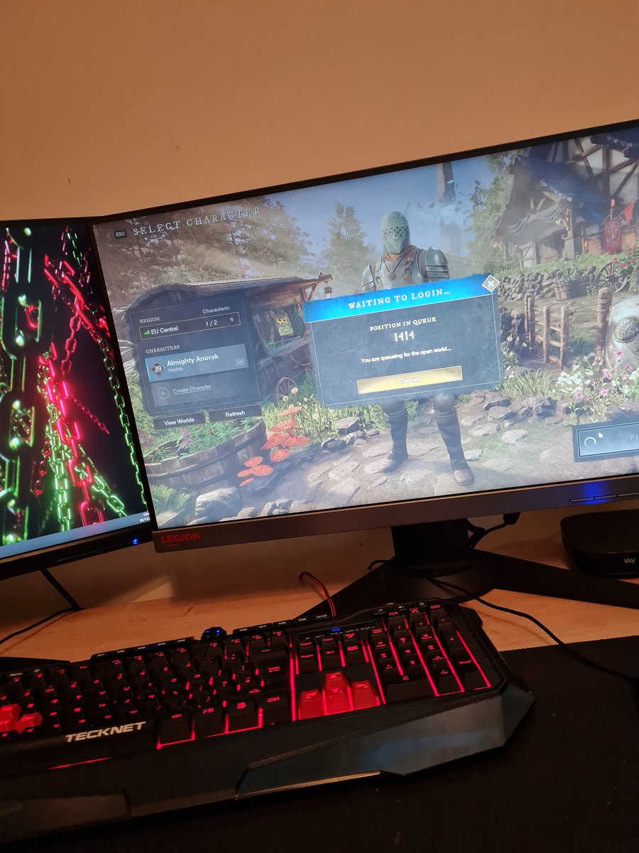 CharliegFPS's tweet photo. Thought I'd go play for an hour  before work. 😪 Guess Not! My server was perfect 2 weeks ago now every man and his dog has transferred in #sadge #newworld #serverqueue https://t.co/ZhmwpnKP2y