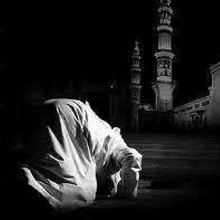 لوگ ہزار منّتوں کے بعد بھی نہیں مانتے
اور میرا رب ایک سجدے میں مان جاتا ہے
#اردو_زبان