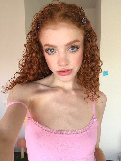 I&rsquo;m going 💖LIVE💖 on chaturbate soon!   Hit the link below to join me for my solo!! I&rsquo;ll be lushed up<a href="/tag/newprofilepic"class="tags"><span>#newprofilepic</span></a>