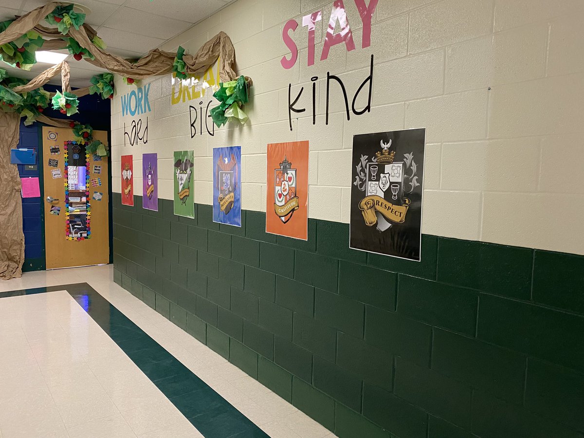 Shoutout to @MrsFloydERD for the graphics and MCPSS print shop for awesome printing services! Gotta show our house pride on our little hallway 🥳☺️ <a href="/DicksonTigers/">E.R. Dickson Tigers</a> @PrincipalERD
