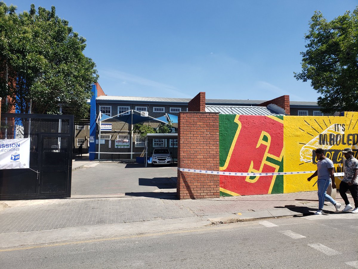 FebrelIigo's tweet photo. Learning from South Africa's electoral experience! A superb election day in Soweto, Alexandra and Sandton #Diplowatch. @EUinSA https://t.co/obGjWnBI20