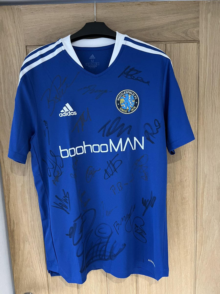 TheBPFoundation's tweet photo. Auction Time again 🥳 We have 3 Online Auctions going live for all the @thesilkmen Fans out there ✅ 

Auction 1 - @thesilkmen Signed home shirt 

Auction 2 - @thesilkmen Signed Away Shirt 

Auction 3 - @thesilkmen Signed Adidas Football 

See comments on placing your Bids !! https://t.co/BEEAijbRUc