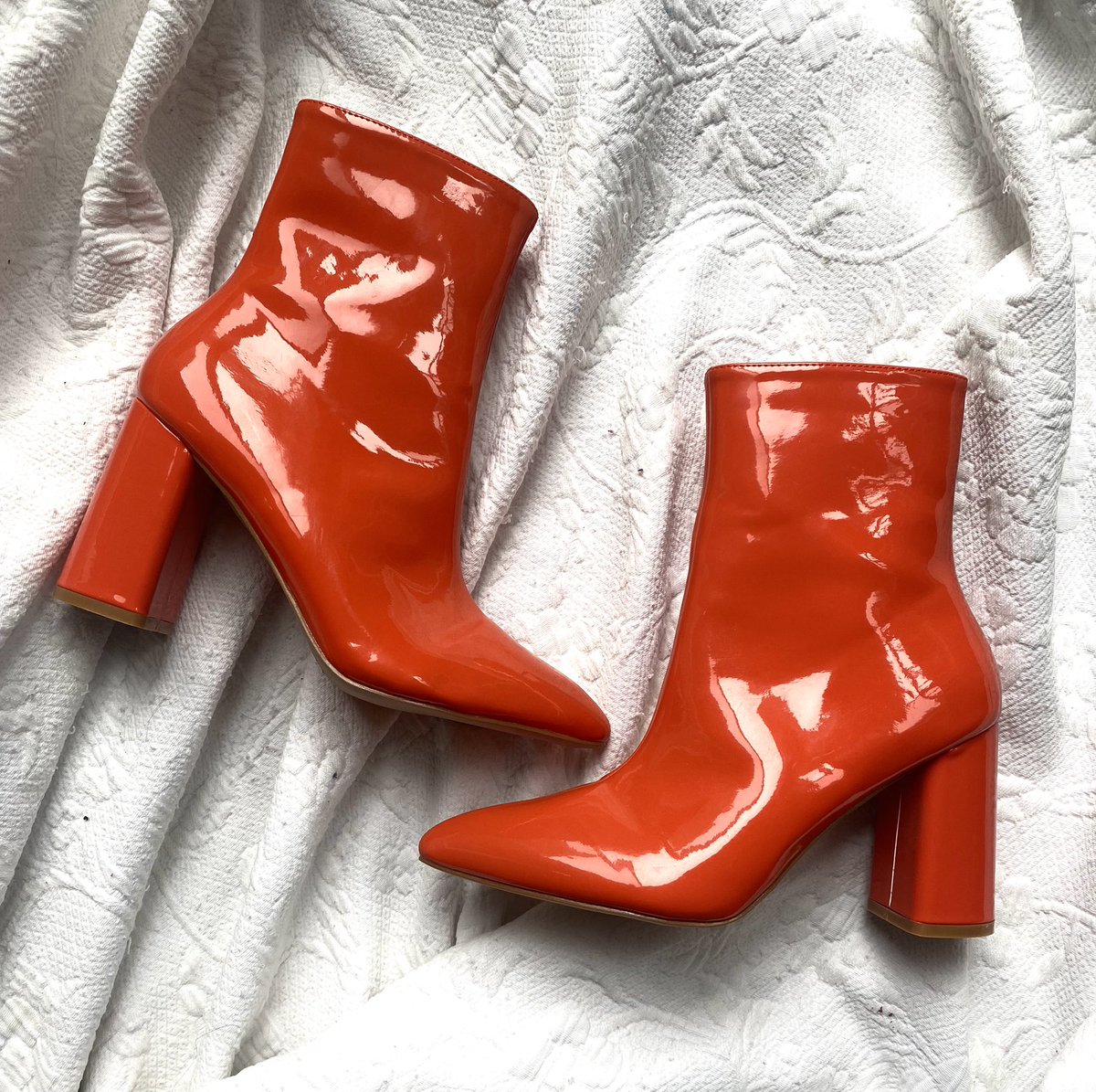 More shoes for sale! Size 7 never worn 🧡 (bright orange even though the pic looks reddish) $60 including shipping!