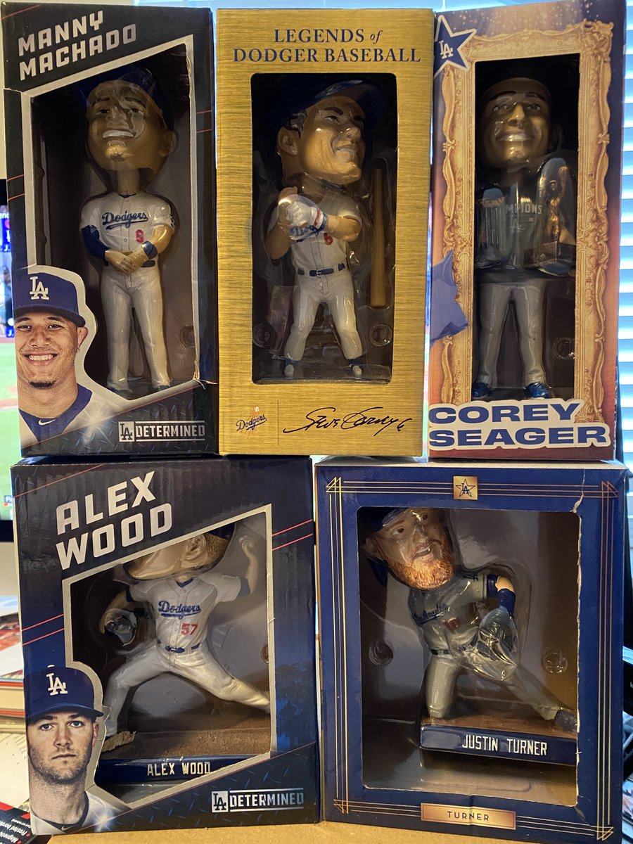 Let's get the offseason giveaways started. Five bobbleheads, five winners. Just retweet this for a chance to win.

Winners will choose in order selected. Winners picked at random on Friday, November 5 at 9pm PT. Must follow me to win.