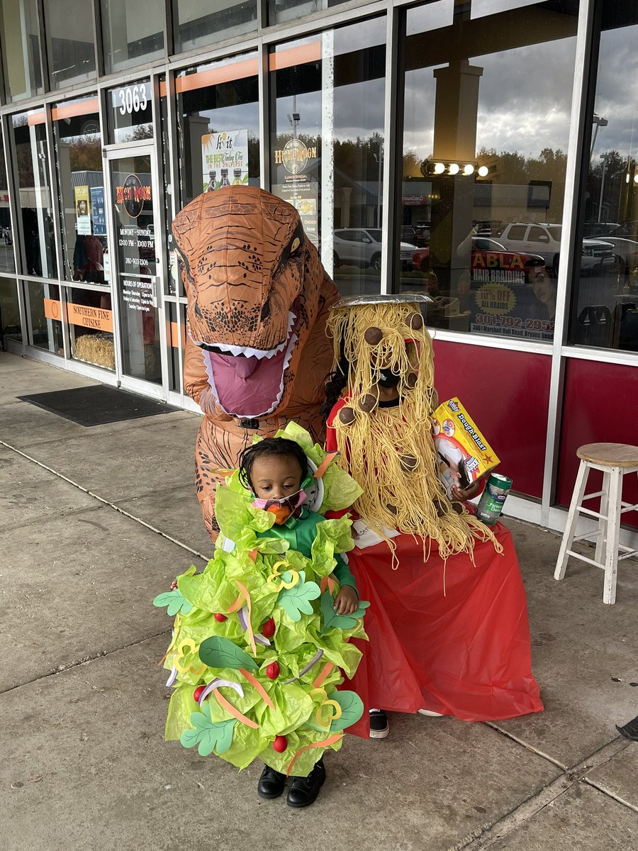 STKendall153's tweet photo. YESTERDAY, the Brothers of #STK153 teamed up with the Community Outreach Center at Bryans Road Shopping Center for a Halloween Parade!
#WeAreSTK
#WeAreStillTheKings
#LodgeOfTheYear
#WorshipfulMasterOfTheYear
#TheLIGHTofWaldorf
#MWPHGLMD
#PrinceHALLisHere
#STK153
#STKendall153 https://t.co/gmAinnrtyf