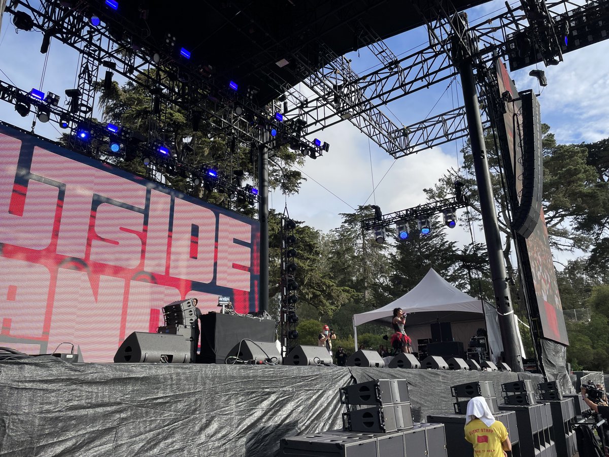 L_ACOUSTICS's tweet photo. #MonitorMonday is at Golden State Park in San Francisco, CA for @sfoutsidelands!
#X15 monitors on the Twin Peaks stage, provided by San Francisco-based Certified Partner, #SoundonStage ensured every sound made by the artist was perfectly heard. https://t.co/dVxz7nE3cJ