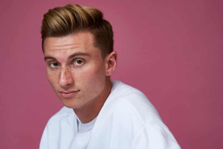 Trevor Wallace (born December 30, 1992) is an American comedian, writer, improvisor, and actor from California. Wallace is a regular on the YouTube channel read more: networthrecords.com/trevor-wallace…
#networth #money #finance #savings #investing #TrevorWallace #Comedian #Age #Height