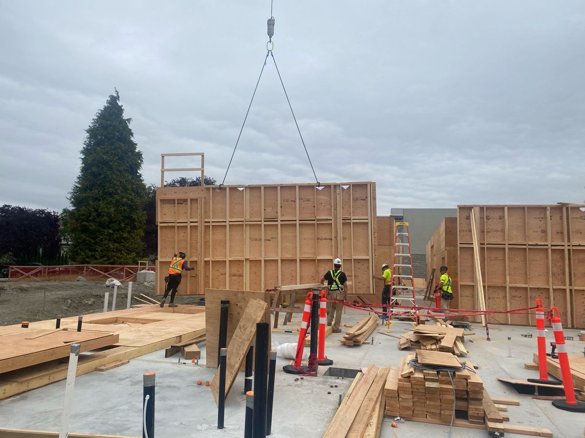 seagatetimber's tweet photo. Construction of George Weir Elementary School, Vancouver
A 'Made in BC' solution using BC forest products that will provide a safe and beautiful learning environment for our future leaders. 🌲🌲🌲
#EQUILIBRIUMConsulting
#HeatherbraeBuilders #Kalesnikoff
#SeagateMassTimber https://t.co/i54INen4KK