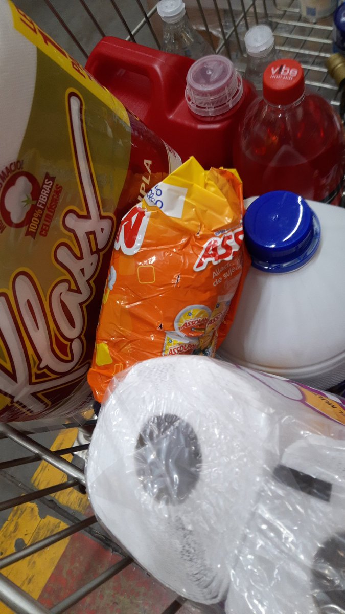 pIeasinhrry's tweet photo. To no mercado #savelara https://t.co/0qfJLneA4L