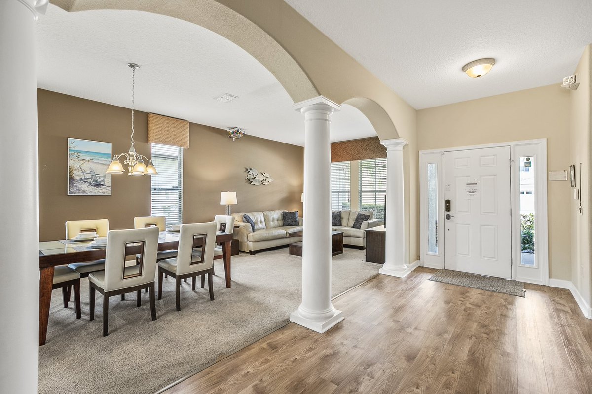 AramiCamacho's tweet photo. 📸Foyer + Dining + Living Room. Real Estate Photography Florida.
#realestatephotographyflorida #realestatephotographer #foyer #diningroom #diningroomdecor #livingrooms #livingroom #interiorphotography #listingphotos #realestatephotos https://t.co/L0Uj1C65xH