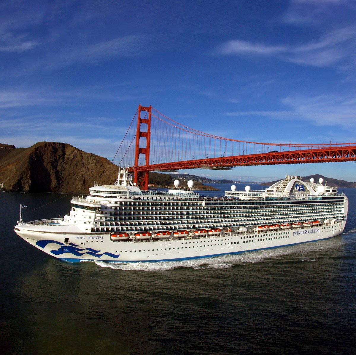 PrincessCruises's tweet photo. We're sailing into the week with a golden state of mind... ๐ #RubyPrincess has officially started her first voyage out of San Francisco, our 6th #MedallionClass ship to resume service this year! #WelcomeBackPrincess https://t.co/oljIg0l2Wu