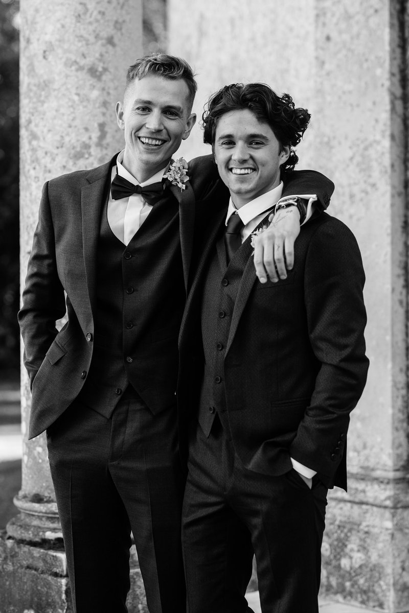TheVampsJames's tweet photo. Best men ❤️ https://t.co/VgD9GFdZ1x