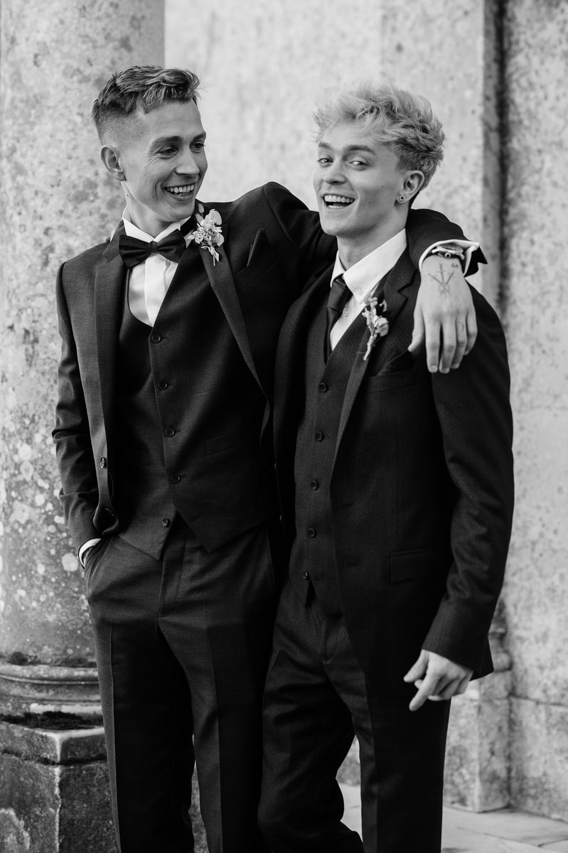 TheVampsJames's tweet photo. Best men ❤️ https://t.co/VgD9GFdZ1x