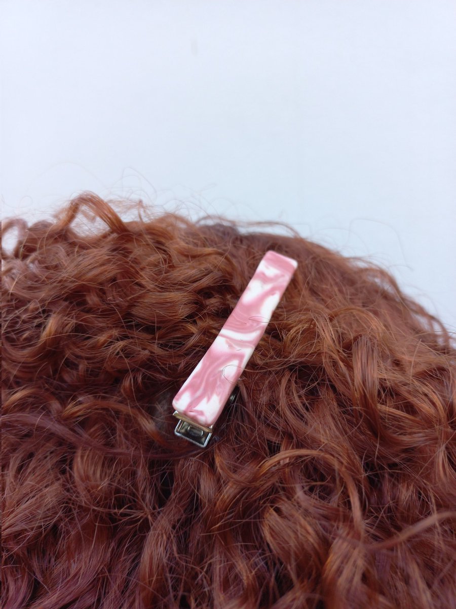 ___Lula's tweet photo. Holiss, paso a dejar por aquí un poquito de lo que estoy haciendo, son accesorios hechos a mano con arcilla polimerica🤍🥰 
Obvio que se agradece (y mucho) que compartan🌈  https://t.co/BQV9IoRuWJ https://t.co/Mr1SbXXHS3