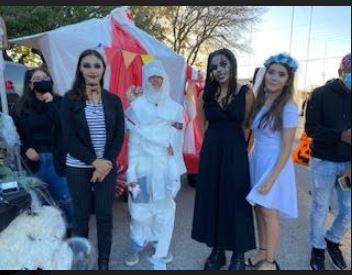 cedarhillisd's tweet photo. @collegiate_ch National Honor Society won #BestTrunk on Saturday, while serving 3,000 scholars @CedarHillTX 

@jdedmun @geraldhudson https://t.co/fd46XqWGPT