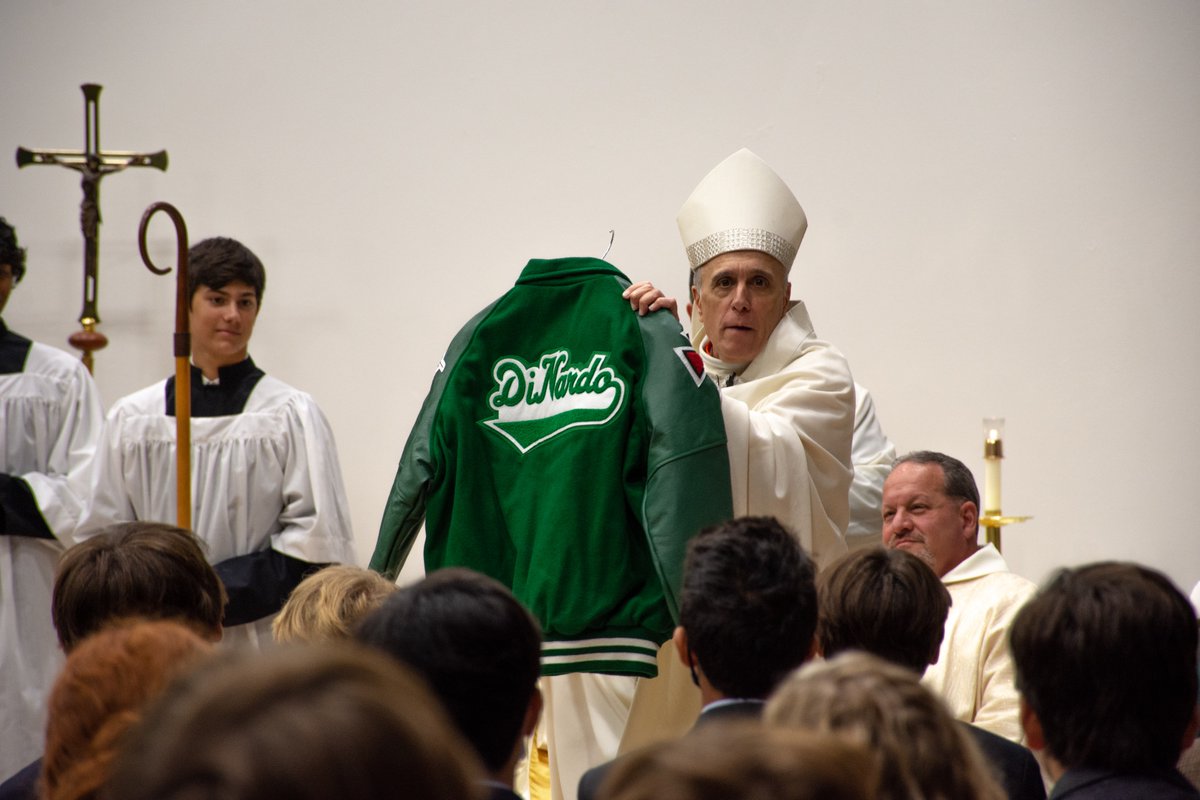 strake_jesuit's tweet photo. RT StrakeJesuit: Today we welcomed Cardinal DiNardo &amp; celebrated Mass for the Solemnity of All Saints! Through the intercession of the saints, may we follow their example &amp; be faithful disciples of Christ. Thank you, Cardinal DiNardo, for joining us! #am… https://t.co/jynOY6vfGF