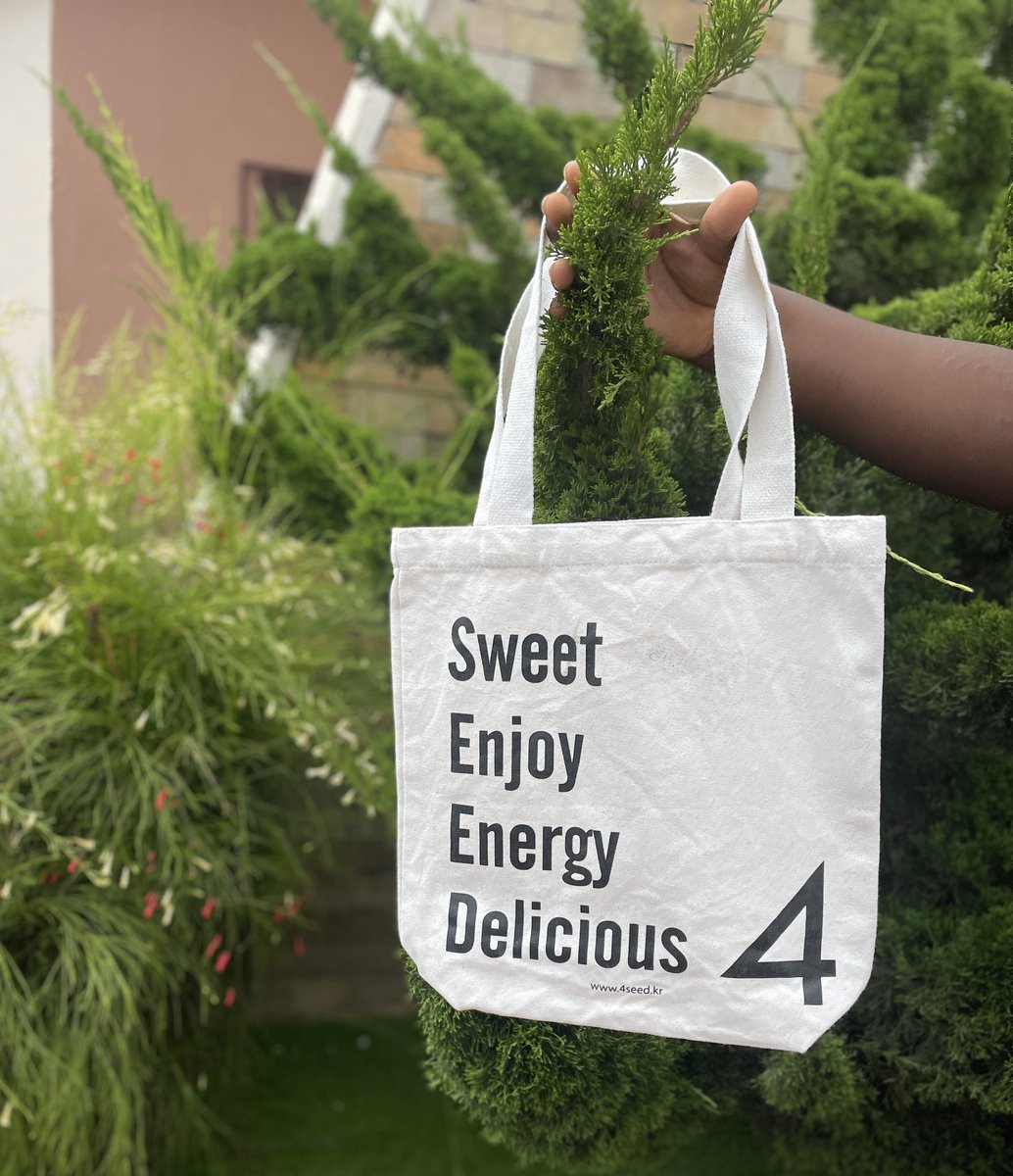 stacy_maamle's tweet photo. All tote bags cost 10 cedis 

Please retweet as my Customer may be on your timeline https://t.co/hagt8nt1af