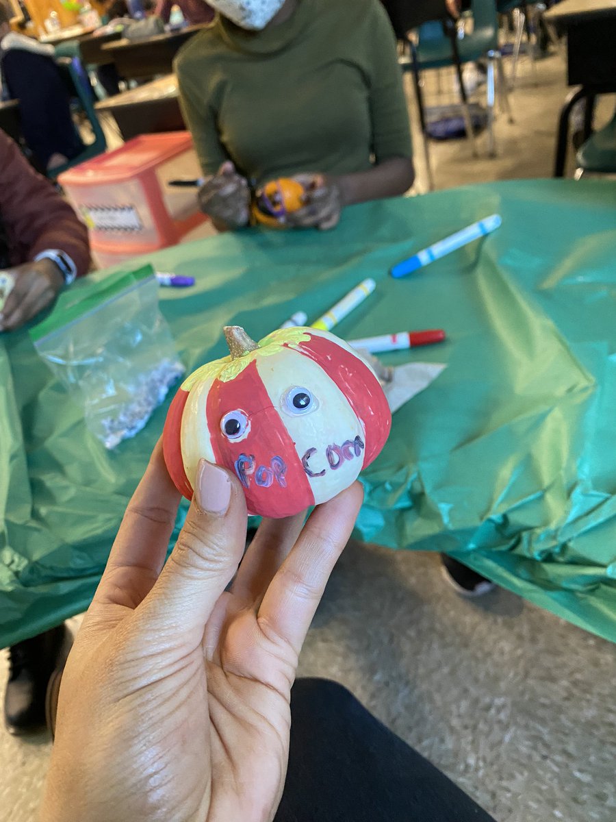 RachaelSymonds2's tweet photo. Pumpkin pets to celebrate our October learning 🎃 #funinfifthgrade https://t.co/caU3fiKLak