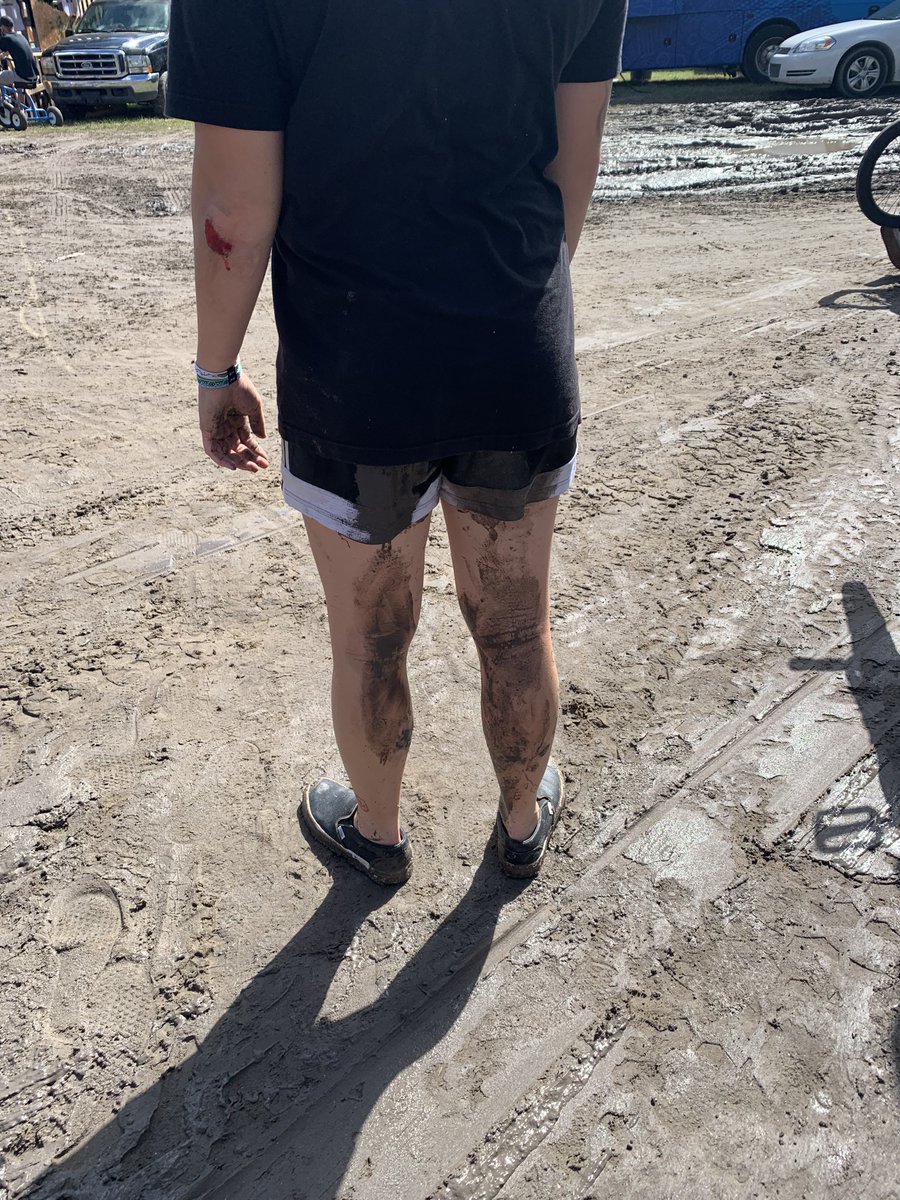 LilBMXWolf's tweet photo. Swampfest 2021 was everything I dreamed it would be! Bikes, blood, mud, mayhem! Super stoked I was able to make it!
#RockstarEnergyDrink
#SandMBikes #bmx #S1helmets #thespacebrace #OdysseyBmx #Etniesbmx #bikelife #slapfish #bmxgirl #bike #Liquiddeathwater #Swampfest #TigerBalm https://t.co/jliezlw9cv