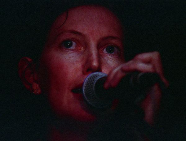 GeorgiosMasman2's tweet photo. #OnThisDay #Remembering #MaryHansen singer/multi-instrumentalist best known as a member of #Stereolab though she collaborated with many other bands incl.#Tortoise #Brokeback #Moonshake On 9 December 2002, a truck hit & killed Hansen while she was riding her bicycle in London. https://t.co/1Sfe6pzA9V